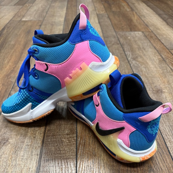 Nike LeBron Witness VII